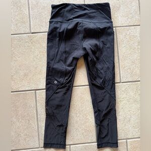lululemon athletica black capri leggings with pockets size 4